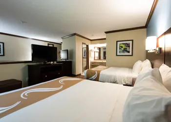 Quality Inn & Suites Quakertown - Allentown hotel thumbnail 8
