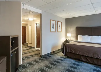 Comfort Inn Ballston hotel thumbnail 8