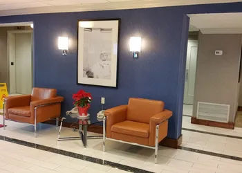 Wingate by Wyndham Springfield hotel thumbnail 2