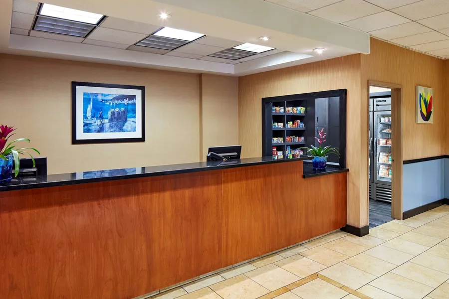 La Quinta Inn & Suites by Wyndham Thousand Oaks-Newbury Park hotel detail image 2