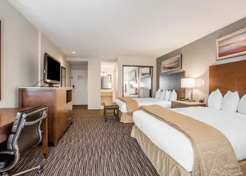 Quality Inn & Suites Hermosa Beach hotel thumbnail 6