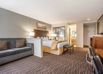 Quality Inn & Suites Hermosa Beach hotel thumbnail 7