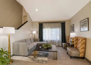 Clarion Pointe Sevierville-Pigeon Forge hotel thumbnail 2