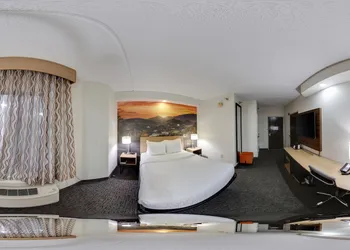 Clarion Pointe Sevierville-Pigeon Forge hotel thumbnail 7