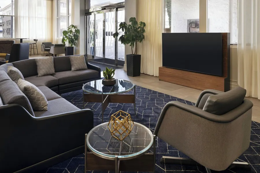 Courtyard by Marriott Long Beach Downtown hotel detail image 2