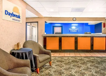 Days Inn & Suites by Wyndham Albuquerque North hotel thumbnail 2