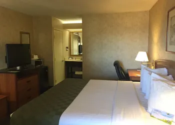 Days Inn & Suites by Wyndham Albuquerque North hotel thumbnail 3