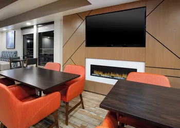 Holiday Inn Express & Suites Eden Prairie – Minneapolis by IHG hotel thumbnail 3