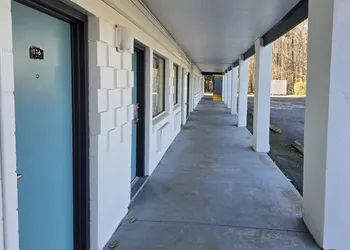 Sunrise Inn By OYO Newport News US-60 hotel thumbnail 2