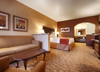 Best Western San Dimas Hotel & Suites hotel thumbnail 6