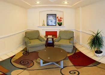 Key West Inn - Newport News hotel thumbnail 5