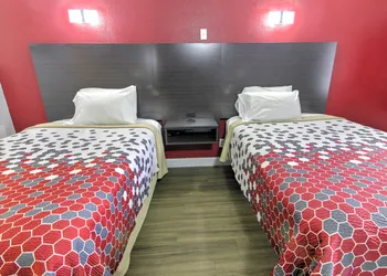 Econo Lodge Norfolk Airport hotel thumbnail 3