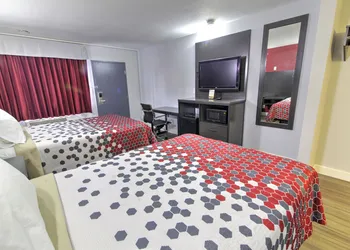 Econo Lodge Norfolk Airport hotel thumbnail 7