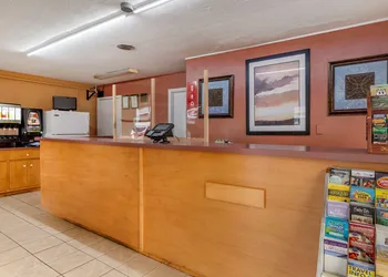 Econo Lodge Charlottesville North - University Area hotel thumbnail 2