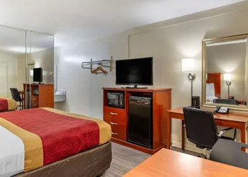 Econo Lodge Charlottesville North - University Area hotel thumbnail 6