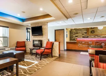 Comfort Inn Wings Stadium hotel thumbnail 4