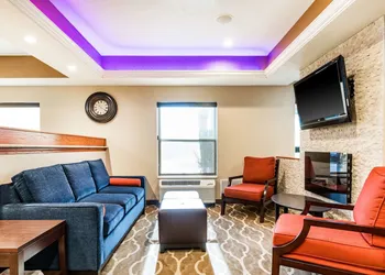 Comfort Inn Wings Stadium hotel thumbnail 5