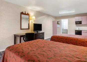 Rodeway Inn Clearwater - Largo hotel thumbnail 7