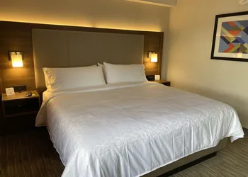 Holiday Inn Express & Suites Chatsworth by IHG hotel thumbnail 3