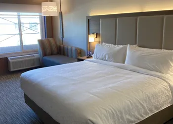 Holiday Inn Express & Suites Chatsworth by IHG hotel thumbnail 4