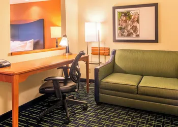 Fairfield Inn & Suites by Marriott Canton hotel thumbnail 5