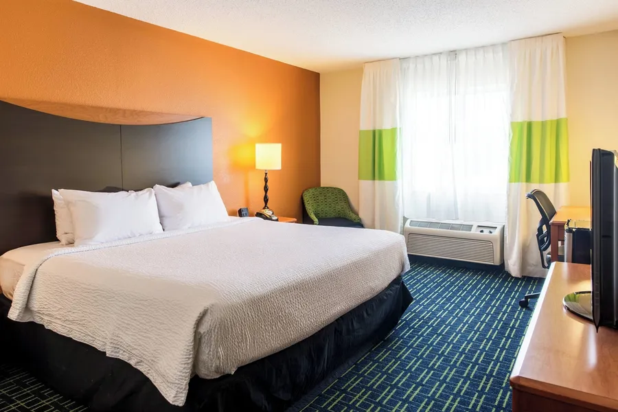 Fairfield Inn & Suites by Marriott Canton hotel detail image 6