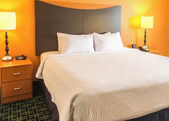 Fairfield Inn & Suites by Marriott Canton hotel thumbnail 8