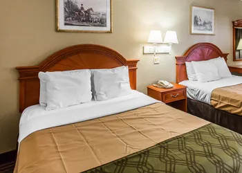 Econo Lodge Lebanon hotel thumbnail 5