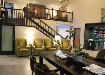 Alliance Hotel & Suites, a Howard Johnson by Wyndham hotel thumbnail 4