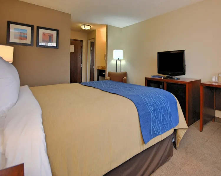 Comfort Inn Albuquerque Airport hotel detail image 6