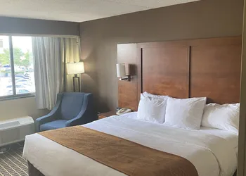 Comfort Inn Springfield hotel thumbnail 5