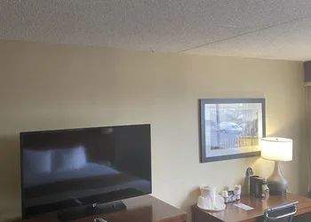 Comfort Inn Springfield hotel thumbnail 6
