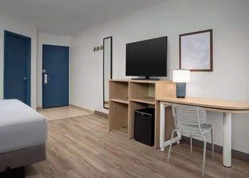 Spark by Hilton Tampa Brandon hotel thumbnail 7