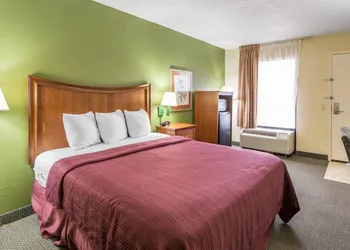 Quality Inn Merchants Drive hotel thumbnail 7