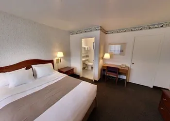 Monterey Fairgrounds Inn hotel thumbnail 2
