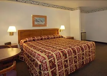 Monterey Fairgrounds Inn hotel thumbnail 4
