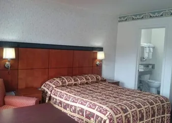 Monterey Fairgrounds Inn hotel thumbnail 6