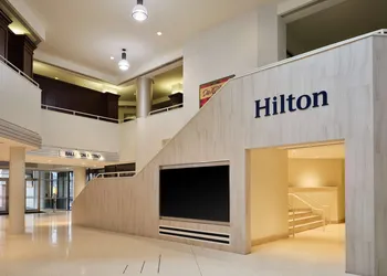 Hilton Arlington hotel thumbnail 2