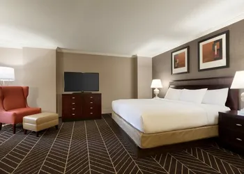 Hilton Arlington hotel thumbnail 7