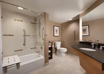 Hilton Arlington hotel thumbnail 8