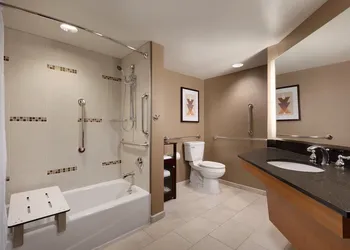 Hilton Arlington hotel thumbnail 8
