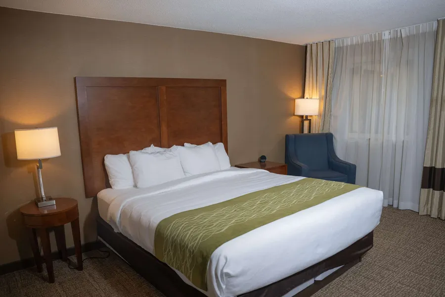 Comfort Inn & Suites Erie - Splash Lagoon Indoor Waterpark hotel detail image 2