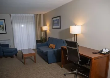 Comfort Inn & Suites Erie - Splash Lagoon Indoor Waterpark hotel thumbnail 5