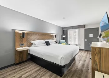 Red Lion Inn & Suites Deschutes River Bend hotel thumbnail 7