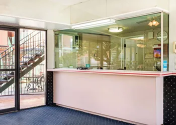 Rodeway Inn near Melrose Ave hotel thumbnail 2