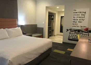Rodeway Inn near Melrose Ave hotel thumbnail 6