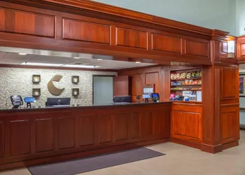 Comfort Suites Outlet Center hotel thumbnail 6