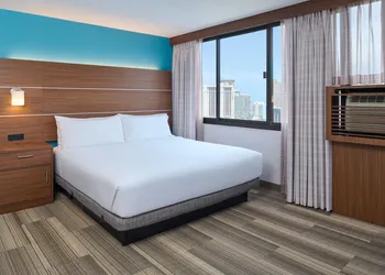 Holiday Inn Express Waikiki by IHG hotel thumbnail 4