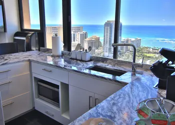 Holiday Inn Express Waikiki by IHG hotel thumbnail 7