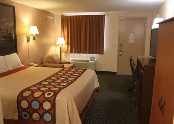 Super 8 by Wyndham Laurel hotel thumbnail 3